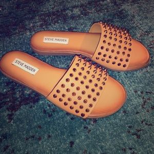 Steve Madden Farryn Gold Stud Sandals 6.5